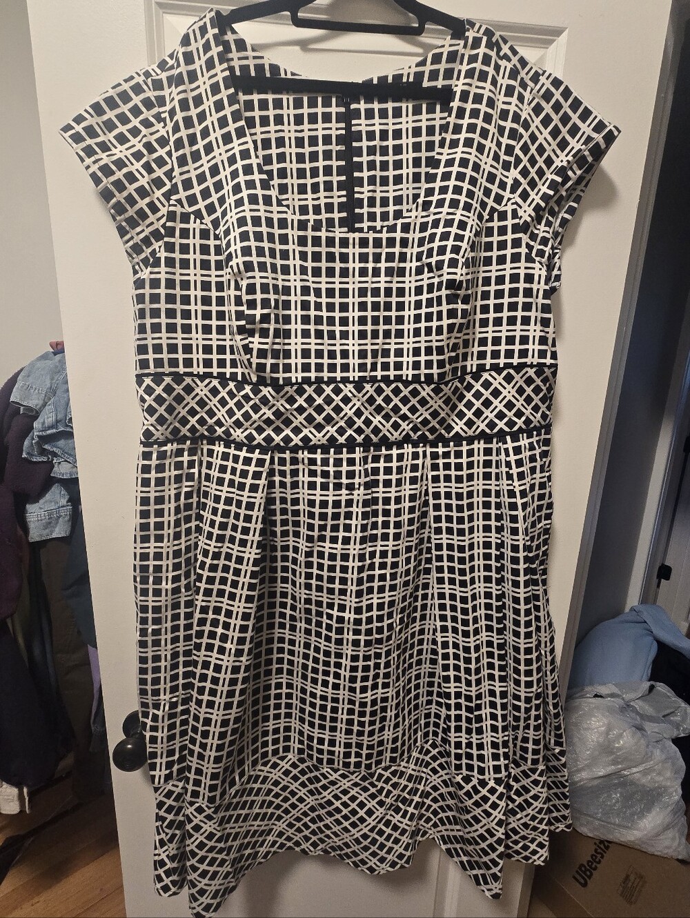Eshakti Black And White Midi Dress Pleated Skirt Size 3X 26W